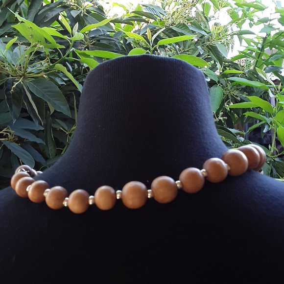 Wooden Bead Necklace With Wooden Stretch Bracelet Set of 2 Preowned - Picture 5 of 15